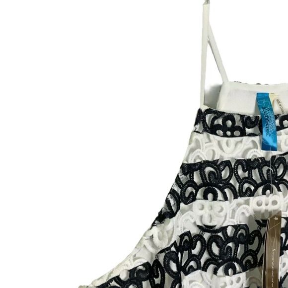 Francesca's Women's Dress Black White Halter Neck Floral Eyelet Size S NWT $54 - Picture 3 of 12